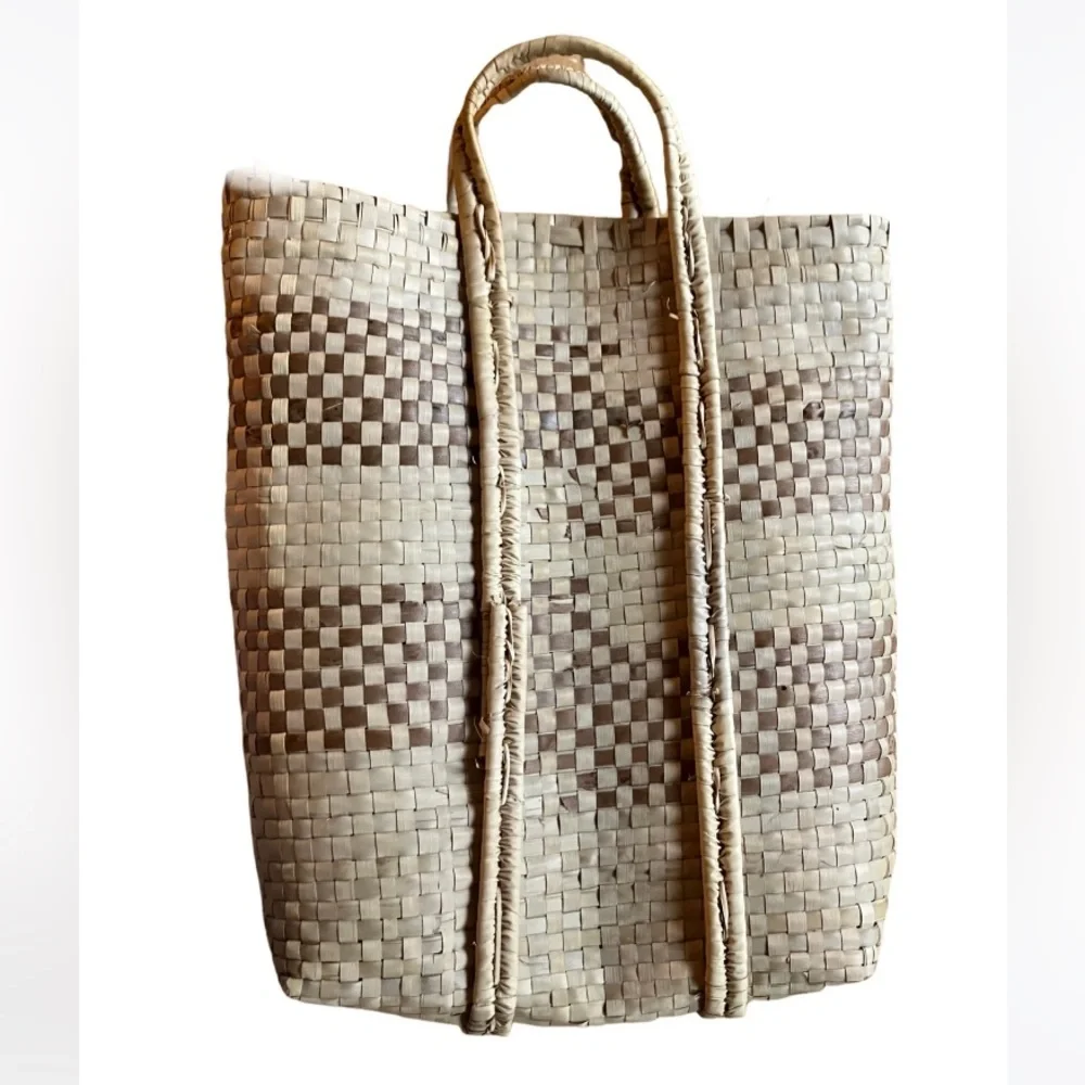 Woven Tote 16”x11.5”5” With 3” Rise Handle EUC